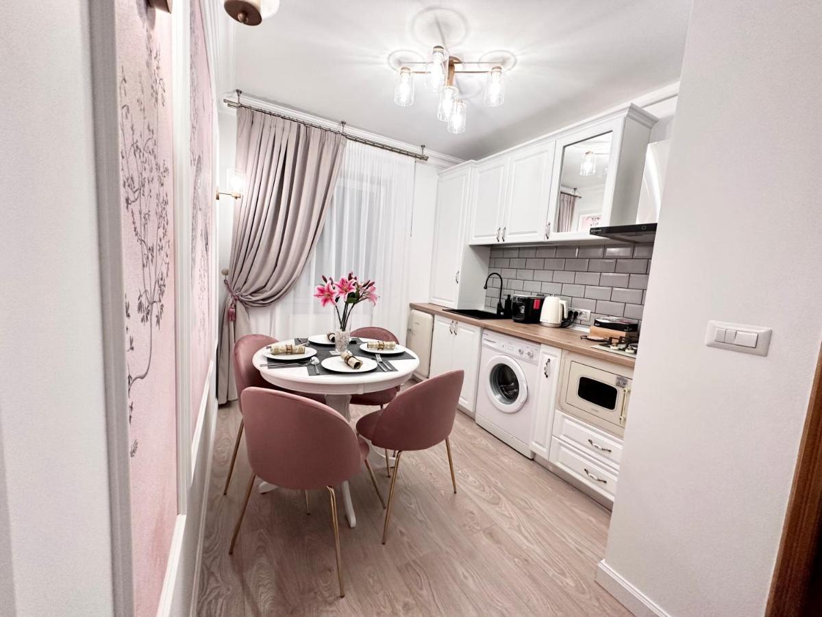 Central Spacious Apartment With Balcony - Alba Carolina Alba Iulia Extérieur photo