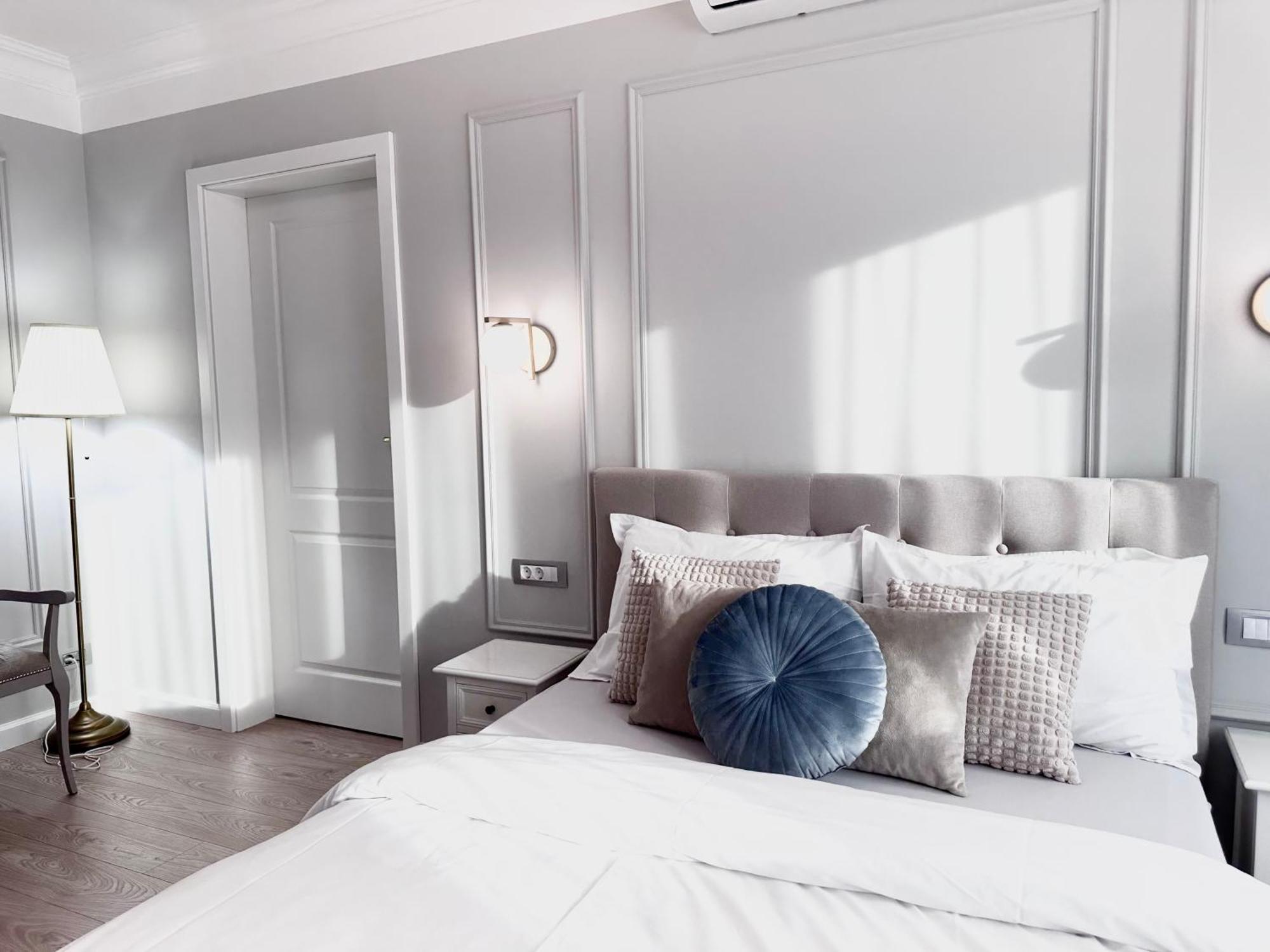 Central Spacious Apartment With Balcony - Alba Carolina Alba Iulia Extérieur photo